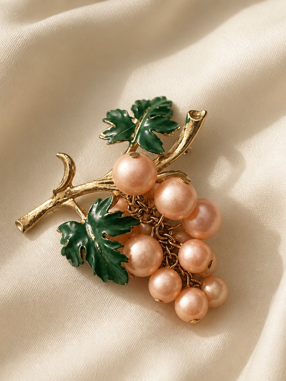 Vintage Gold-Tone Grape Cluster Brooch with Green Enamel Leaves and Peach Pearls
